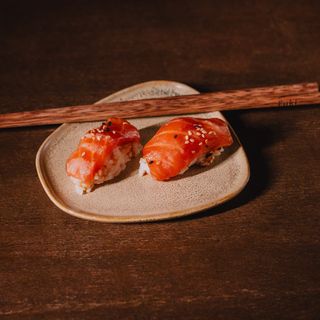 Nigiri De Salmón Flameado (2 Uds.)