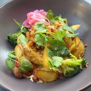 Картопля смажена с мортаделлой, моцареллой та трюфелем (380г)