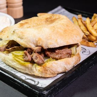 Nyc pastrami sandwich