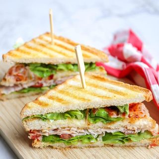 Клаб-сэндвич с семгой