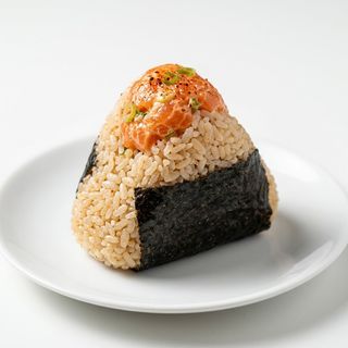 Onigiri Spicy Salmón (1 Pza.)