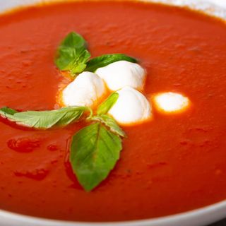 Supa de rosii cu mozzarella