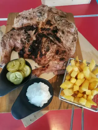 Demi Poulet Braisé