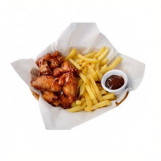 Plato De Alitas De Pollo Con Patatas