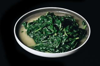 შემწვარი ისპანახი ნივრით, C10