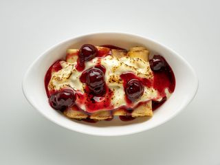 Млинці з маком та вишнями