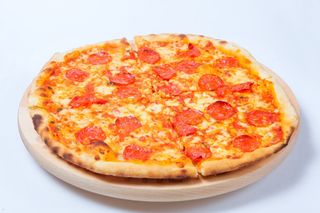 Pizza salam picant Ø32cm