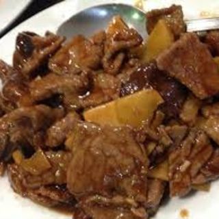 71. Ternera Con Bambú Y Setas Chinas