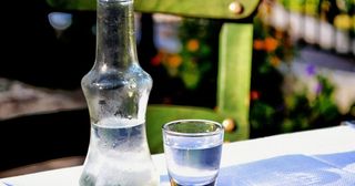 მუხის კასრში დაყენებული ჭაჭა, 1ლ.