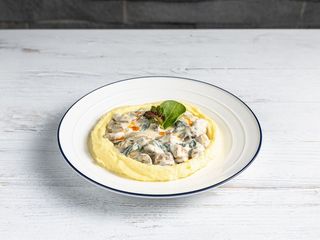 Курка у вершково-шпинатному соусі (300g)