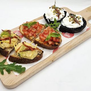 Tagliere di bruschette