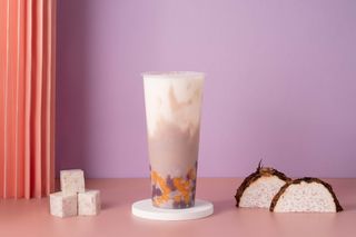 Taro con leche, mochi y bolas de taro (700 ml)
