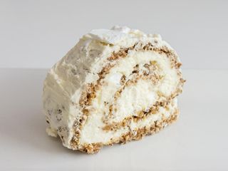 Prajitura cu nuca si bezea