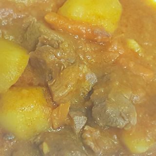 LUNES Guisado de pavo 