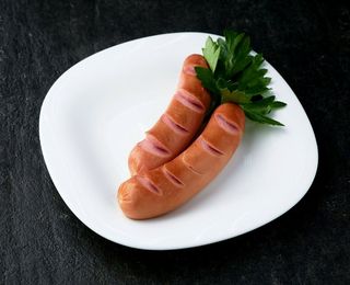 Сосиска відварина (2шт)