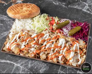 Piatto kebap con patatine fritte