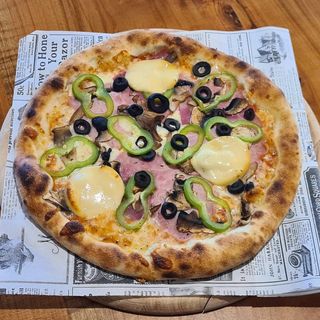 Пица Капричоза (1600гр)