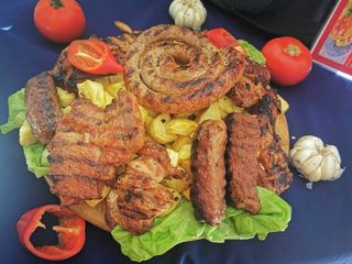 MEGA Platoul Haiducesc pentru 4-5 persoane - (2670g)