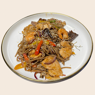 Соба с креветкой и молодым цыпленком (250г)