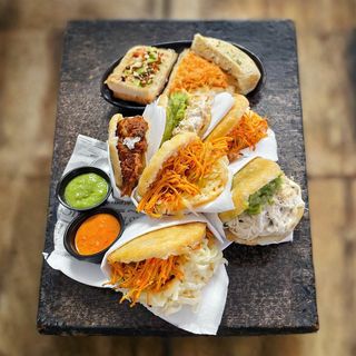 Arepa De Pata Y Queso