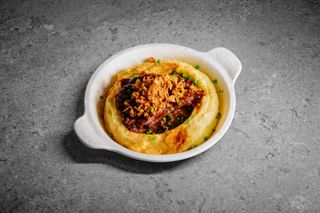 ჩაშუშული ღორის ხორცი ღვინოში