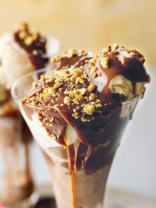 Choco nut sundae