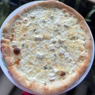 Піца 4 сири (30см)