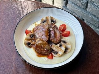 Вирізка з пюре в соусі Демігляс (480g)