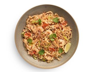 pad thai - chicken and prawn