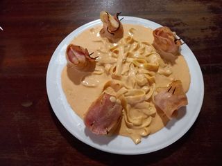 Rollitos De Bacón De Queso Y Pollo