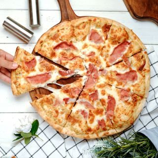 პიცა პროშუტო