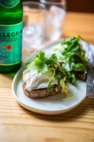 Huevos Benedictine