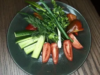 Свіжі овочі до м'яса (230g)