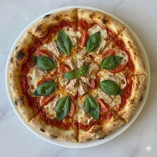 Pizza De Atún (Mediana)