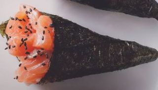 Temaki Salmão (5 Peças)