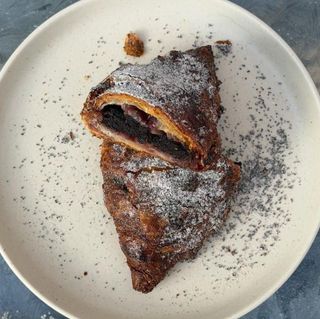 Круасан мак-вишня 2.0