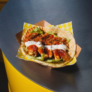 Накладанець з куркою та сальсою (275г)