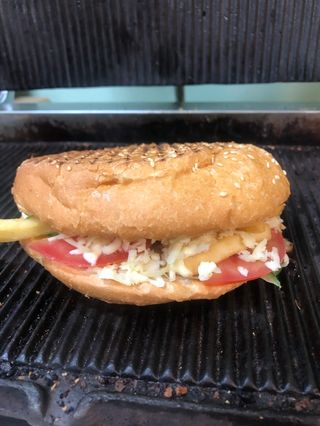 Хамбургер кашкавал (350г)