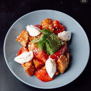 Салат с баклажанами и сыром креметте