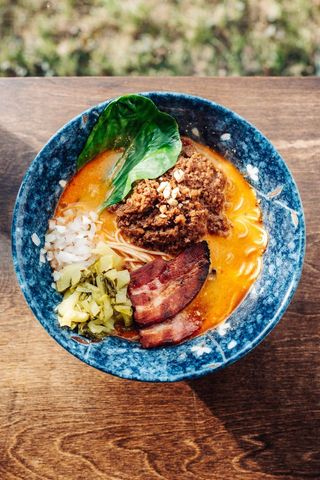 Tantanmen z mieloną wołowiną i boczkiem