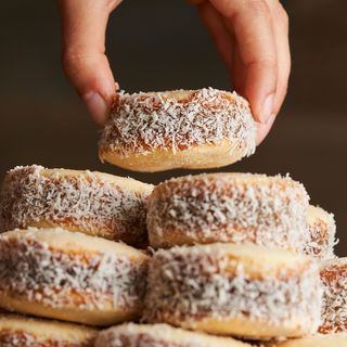 Alfajor De Maicena Con Dulce De Leche Y Coco (1 Ud.)