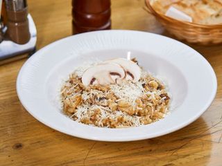 Rižoto sa šumskim pečurkama 