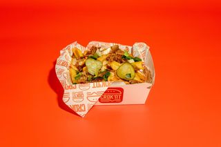 Crok'nt fries cu pulled pork