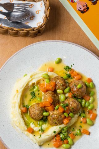 Митболы из цыпленка с пюре (500г)