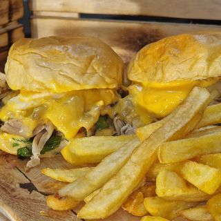 Mini Hamburguesa De Carne Y Barbacoa (Pequeño)