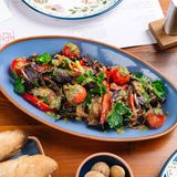 ბადრიჯნის სალათი პომიდვრით