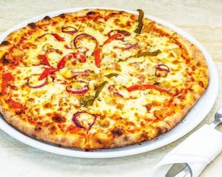 9. Pizza de Frango / Chicken 