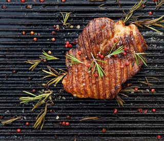 Ceafa de porc la gratar