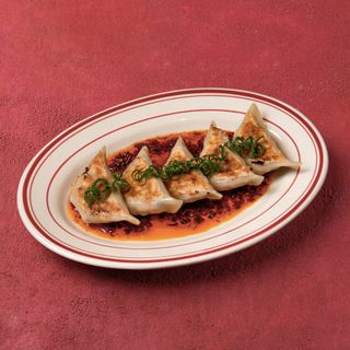 Жареные дамплинги с цыпленком и фунчозой