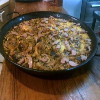Paella Valenciana De Pollo